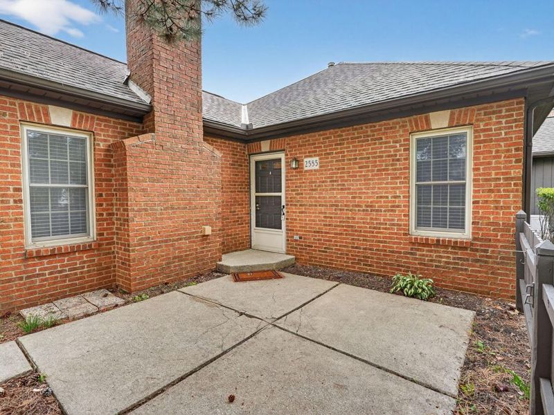 2585 Trottersway Drive, Columbus, OH 43235 Photo 3