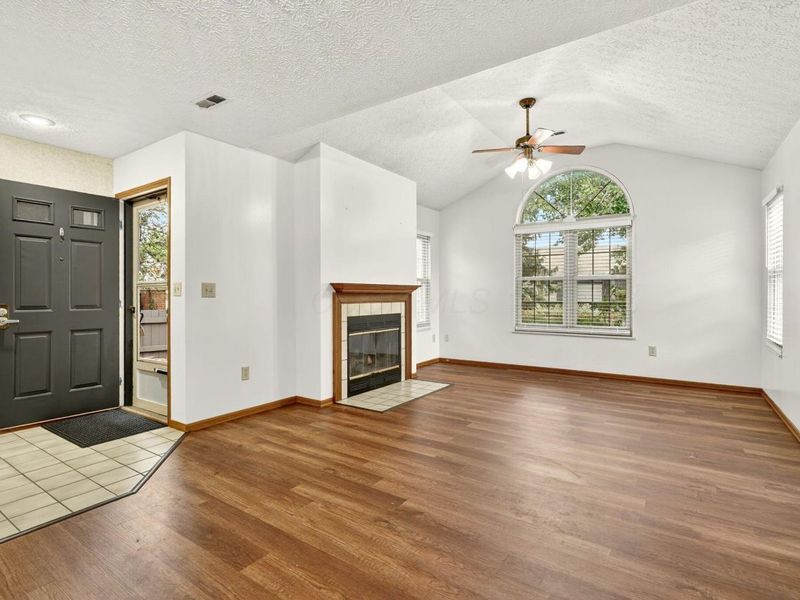 2585 Trottersway Drive, Columbus, OH 43235 Photo 4