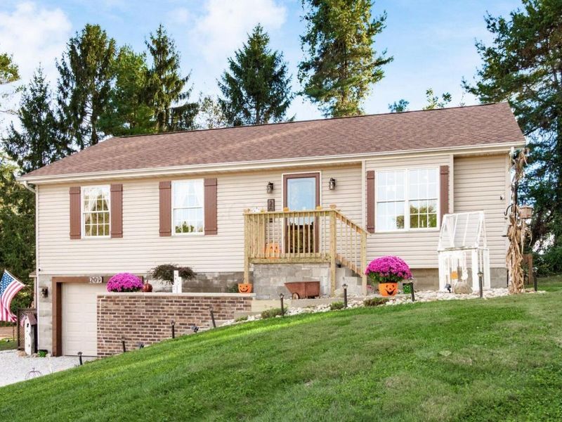 209 Fancy Street, Somerset, OH 43783 Photo 3