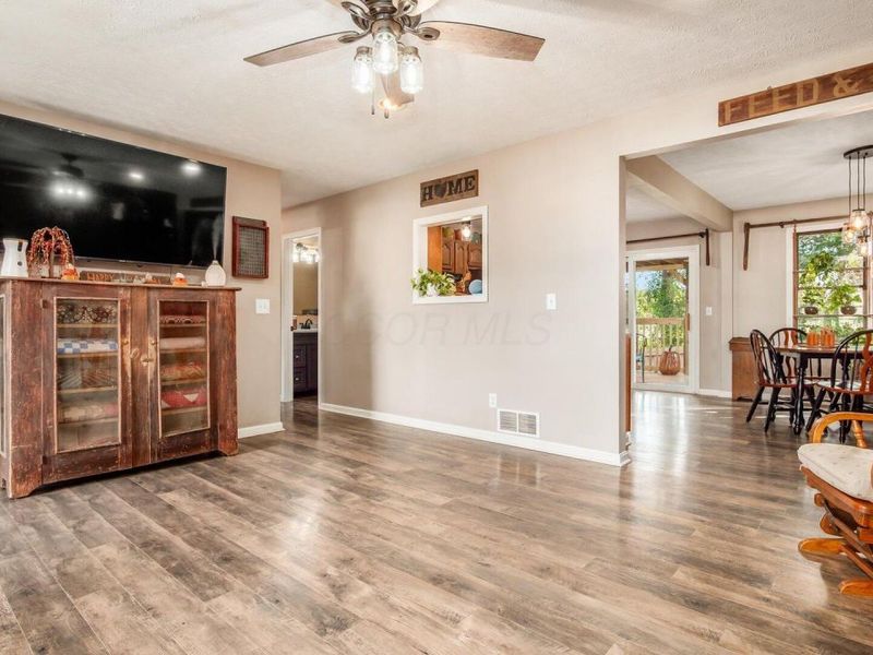 209 Fancy Street, Somerset, OH 43783 Photo 5