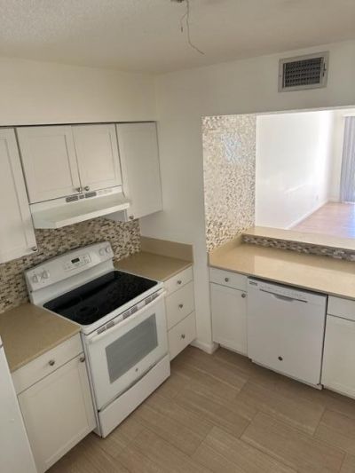1110 Lake Shore Drive, Unit 103, Lake Park, FL 33403 Photo