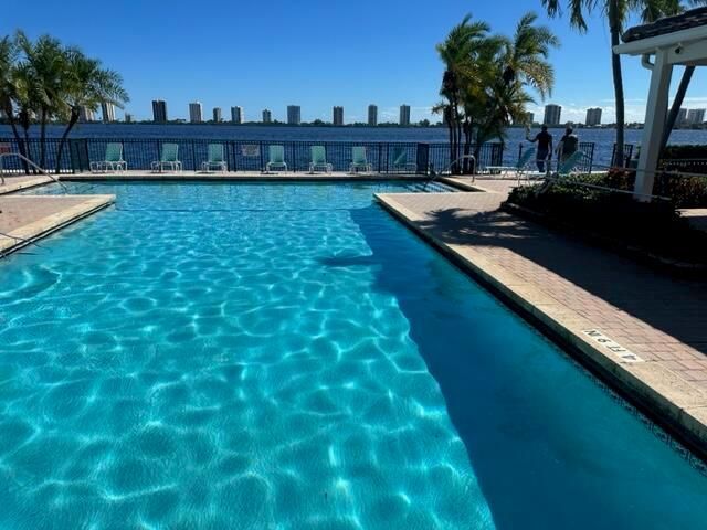 1110 Lake Shore Drive, Unit 103, Lake Park, FL 33403 Photo