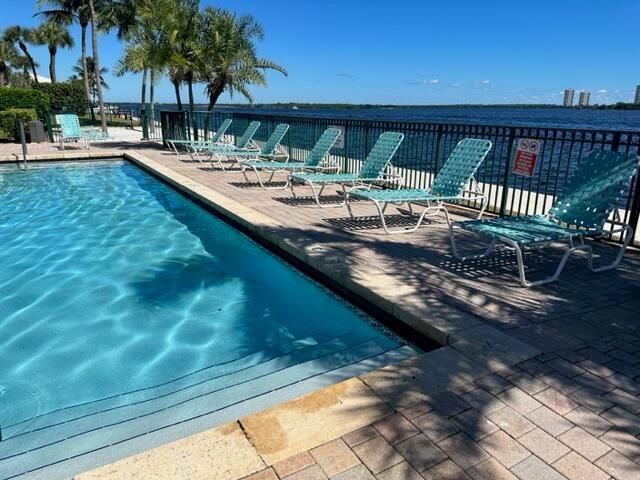 1110 Lake Shore Drive, Unit 103, Lake Park, FL 33403 Photo