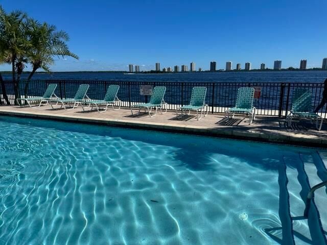 1110 Lake Shore Drive, Unit 103, Lake Park, FL 33403 Photo