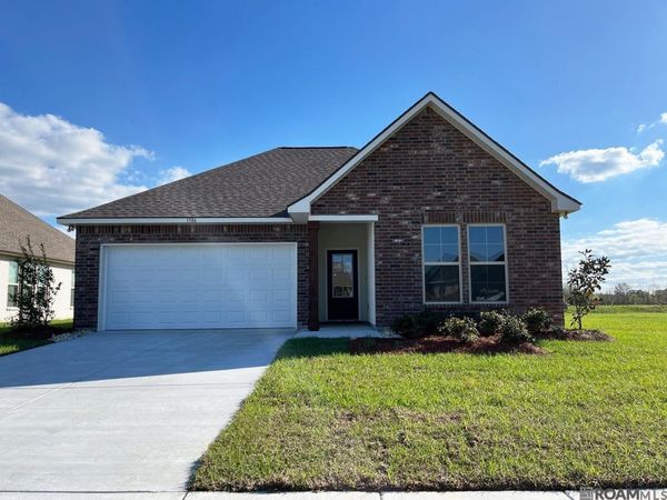 1586 Old Tucson Ave, Zachary, LA 70791