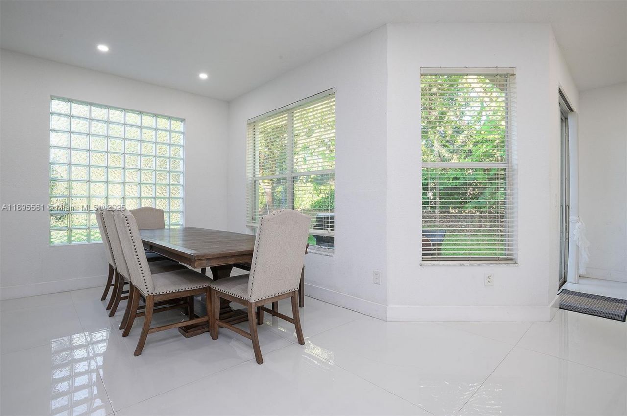 16101 SW 27th St, Miramar, FL 33027 Photo