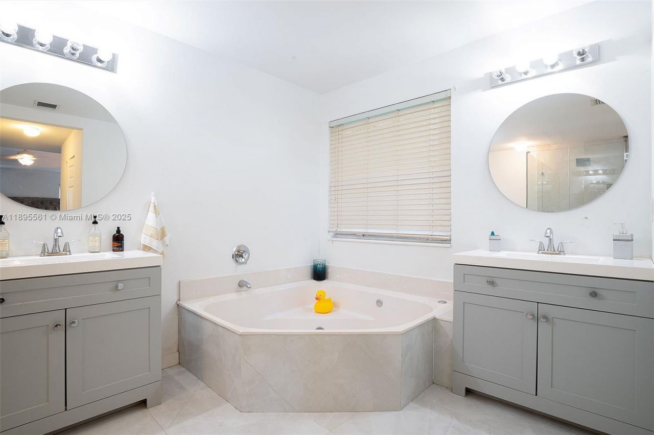 16101 SW 27th St, Miramar, FL 33027 Photo