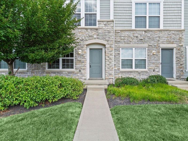 5726 Hayden Run Boulevard, Dublin, OH 43016 Photo 2