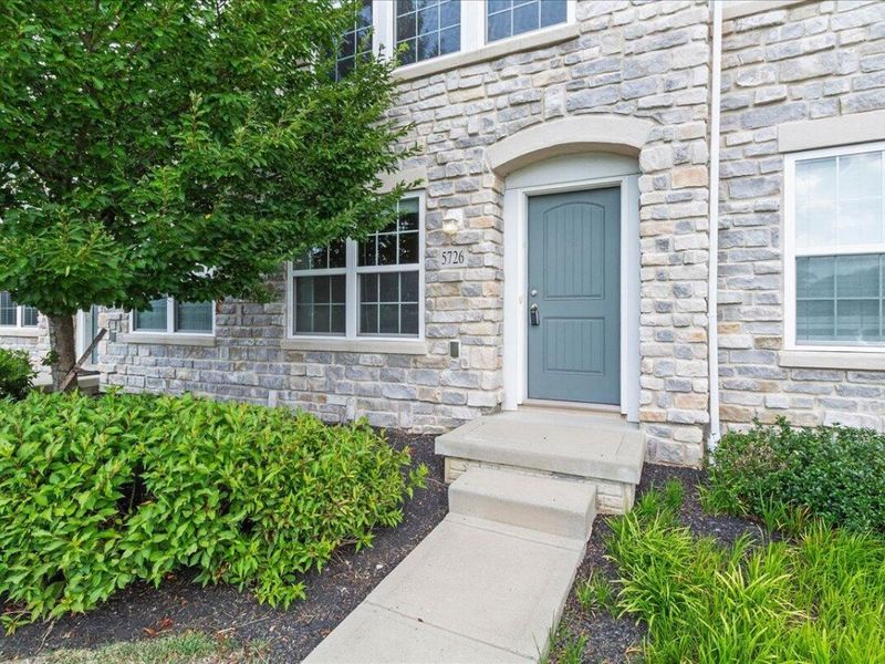 5726 Hayden Run Boulevard, Dublin, OH 43016 Photo 1