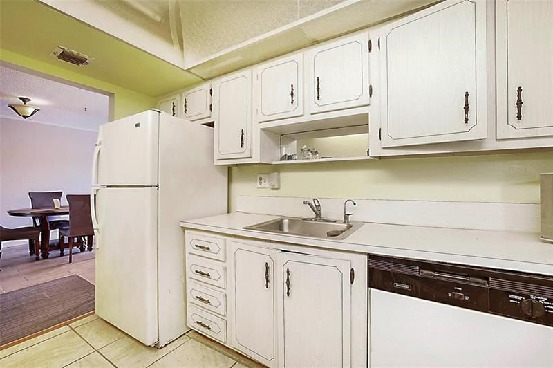 1400 Saint Charles Place, Unit 616, Pembroke Pines, FL 33026 Photo