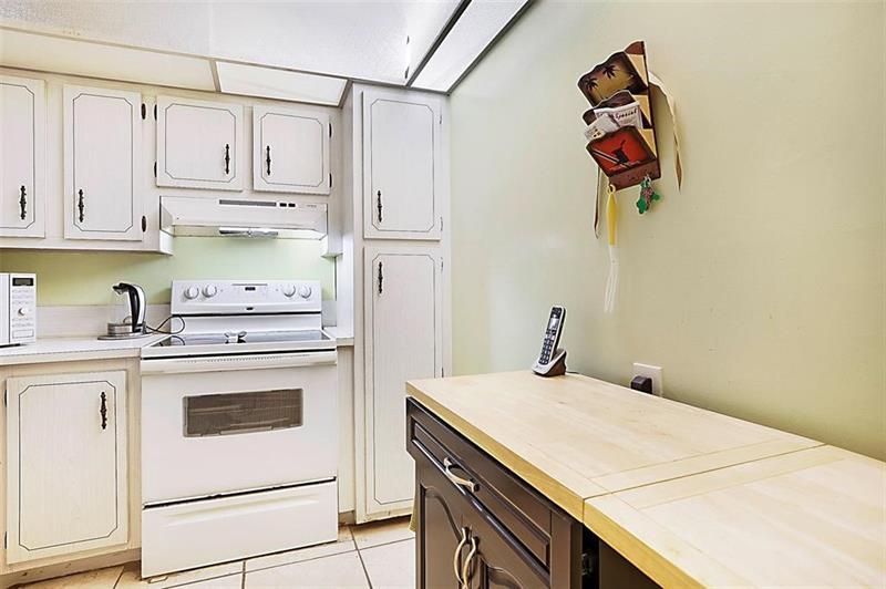 1400 Saint Charles Place, Unit 616, Pembroke Pines, FL 33026 Photo