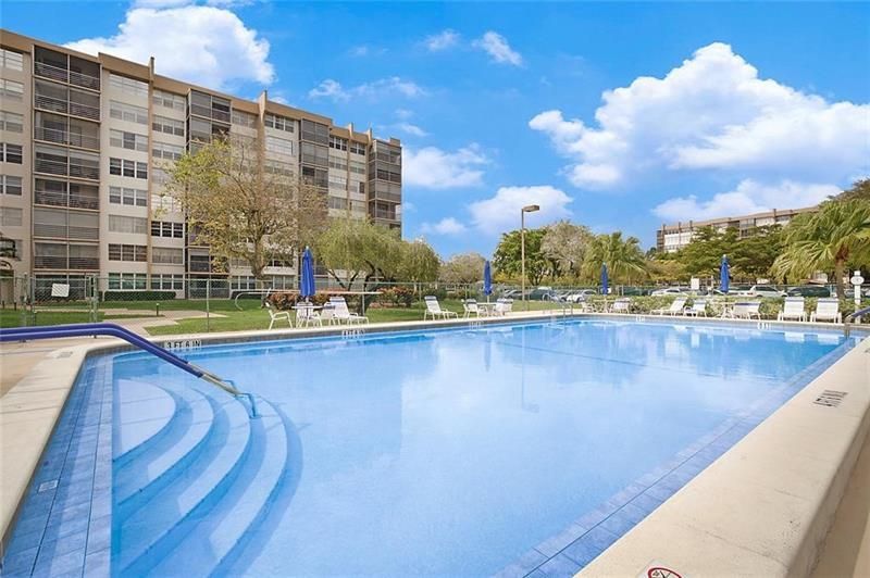 1400 Saint Charles Place, Unit 616, Pembroke Pines, FL 33026 Photo