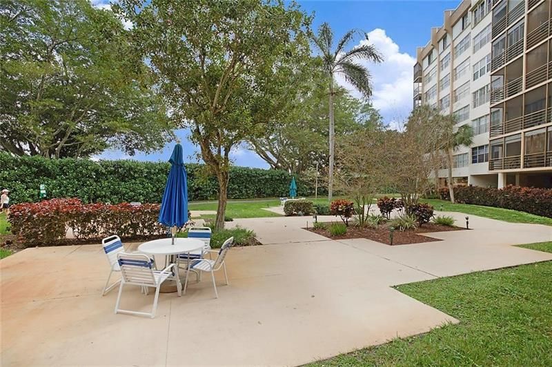 1400 Saint Charles Place, Unit 616, Pembroke Pines, FL 33026 Photo