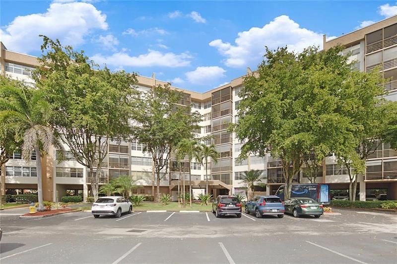 1400 Saint Charles Place, Unit 616, Pembroke Pines, FL 33026 Photo