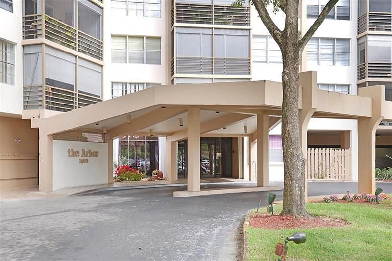 1400 Saint Charles Place, Unit 616, Pembroke Pines, FL 33026 Photo