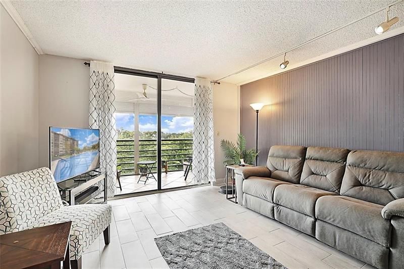 1400 Saint Charles Place, Unit 616, Pembroke Pines, FL 33026 Photo