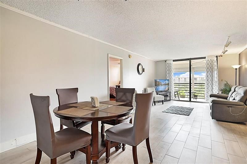 1400 Saint Charles Place, Unit 616, Pembroke Pines, FL 33026 Photo