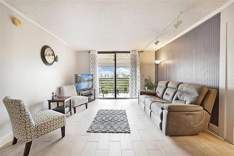 1400 Saint Charles Place, Unit 616, Pembroke Pines, FL 33026 Photo