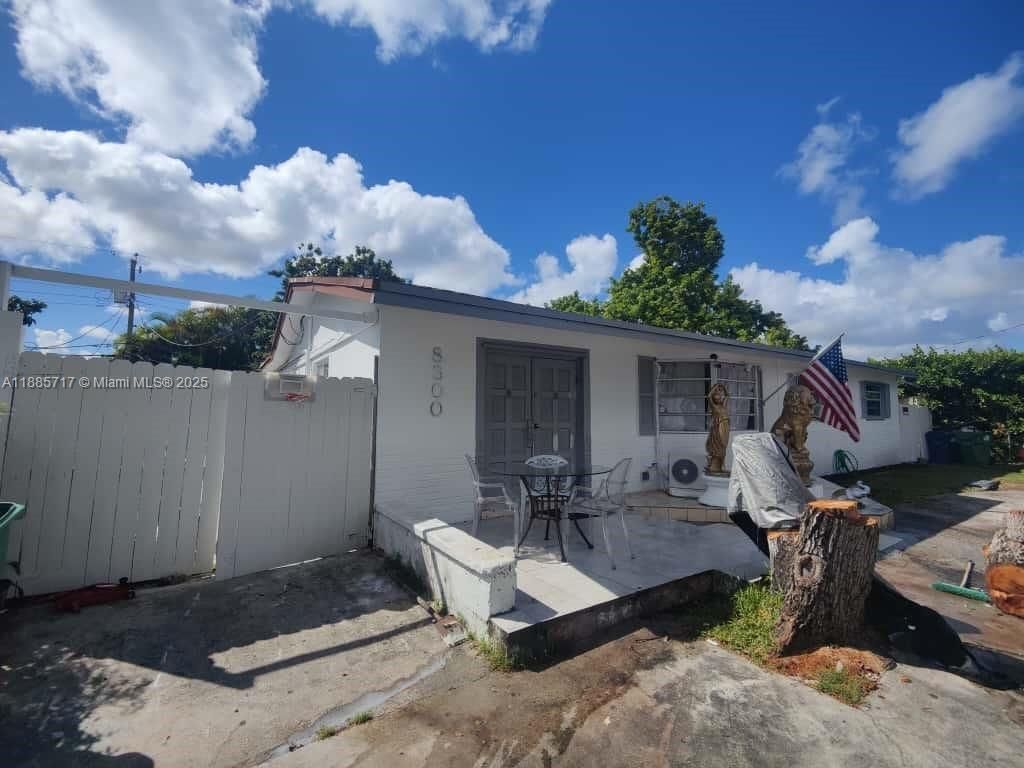 8300 SW 46th St, Miami, FL 33155 Photo