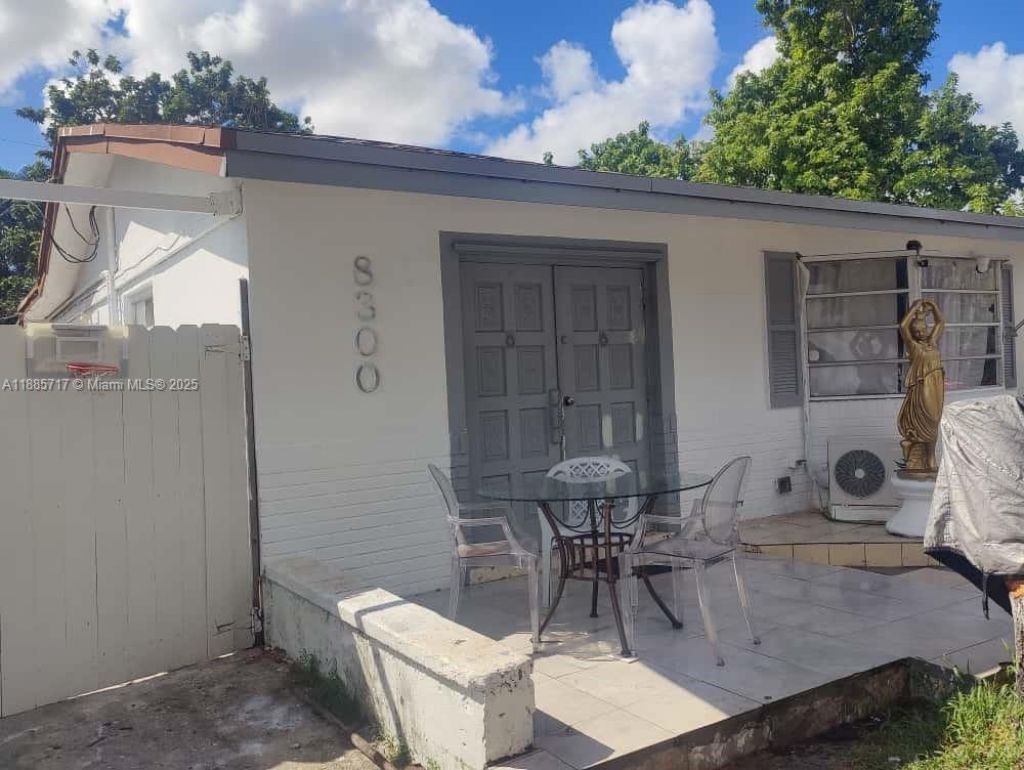 8300 SW 46th St, Miami, FL 33155 Photo