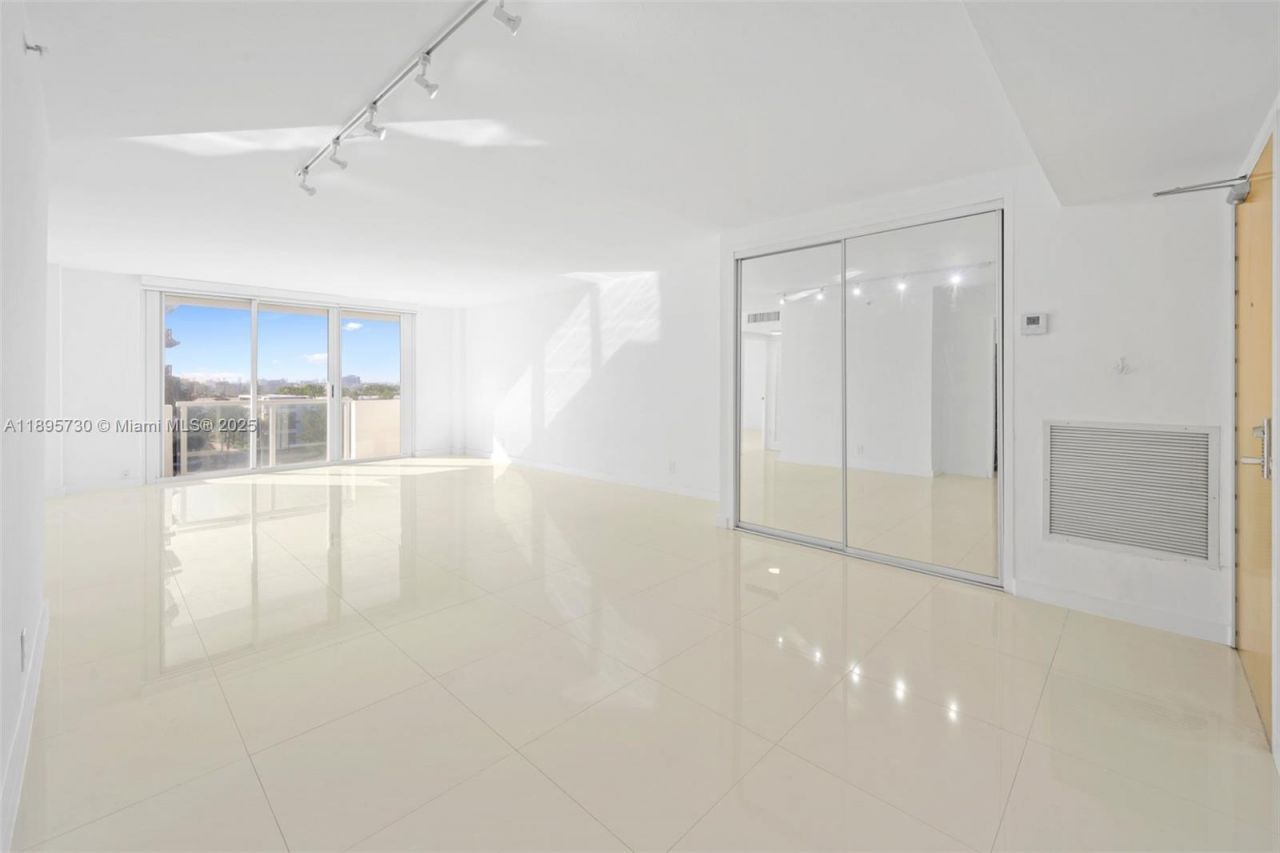 9195 Collins Ave, Unit 812, Surfside, FL 33154 Photo