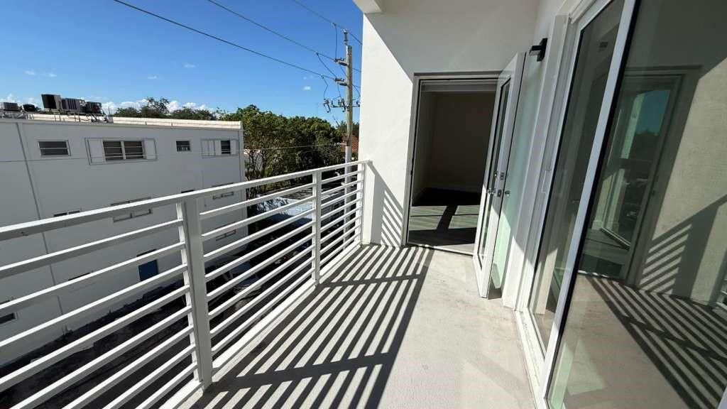 1938 Jackson Street, Unit 305, Hollywood, FL 33020 Photo