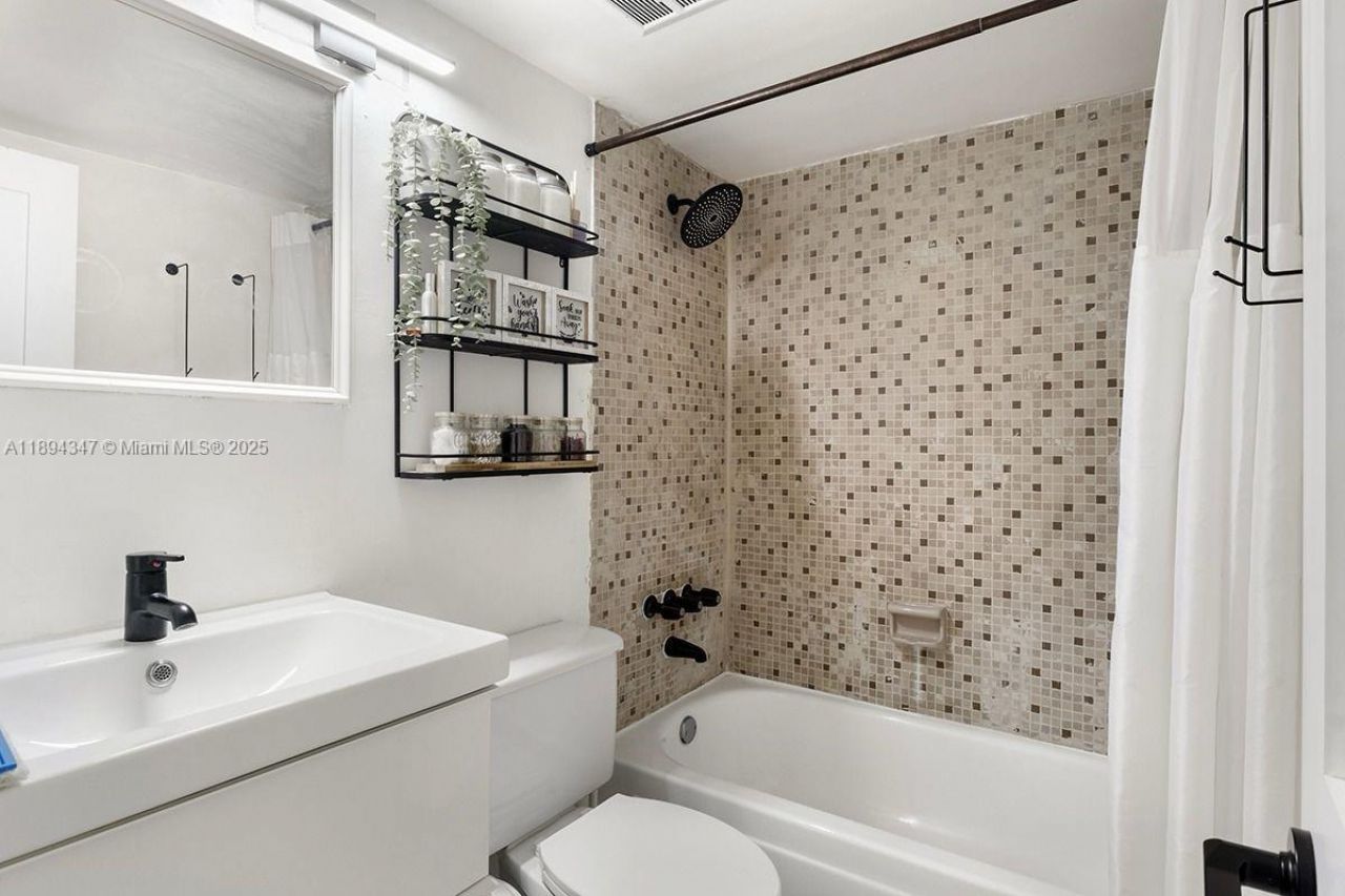 8701 SW 141st St, Unit L5, Palmetto Bay, FL 33176 Photo