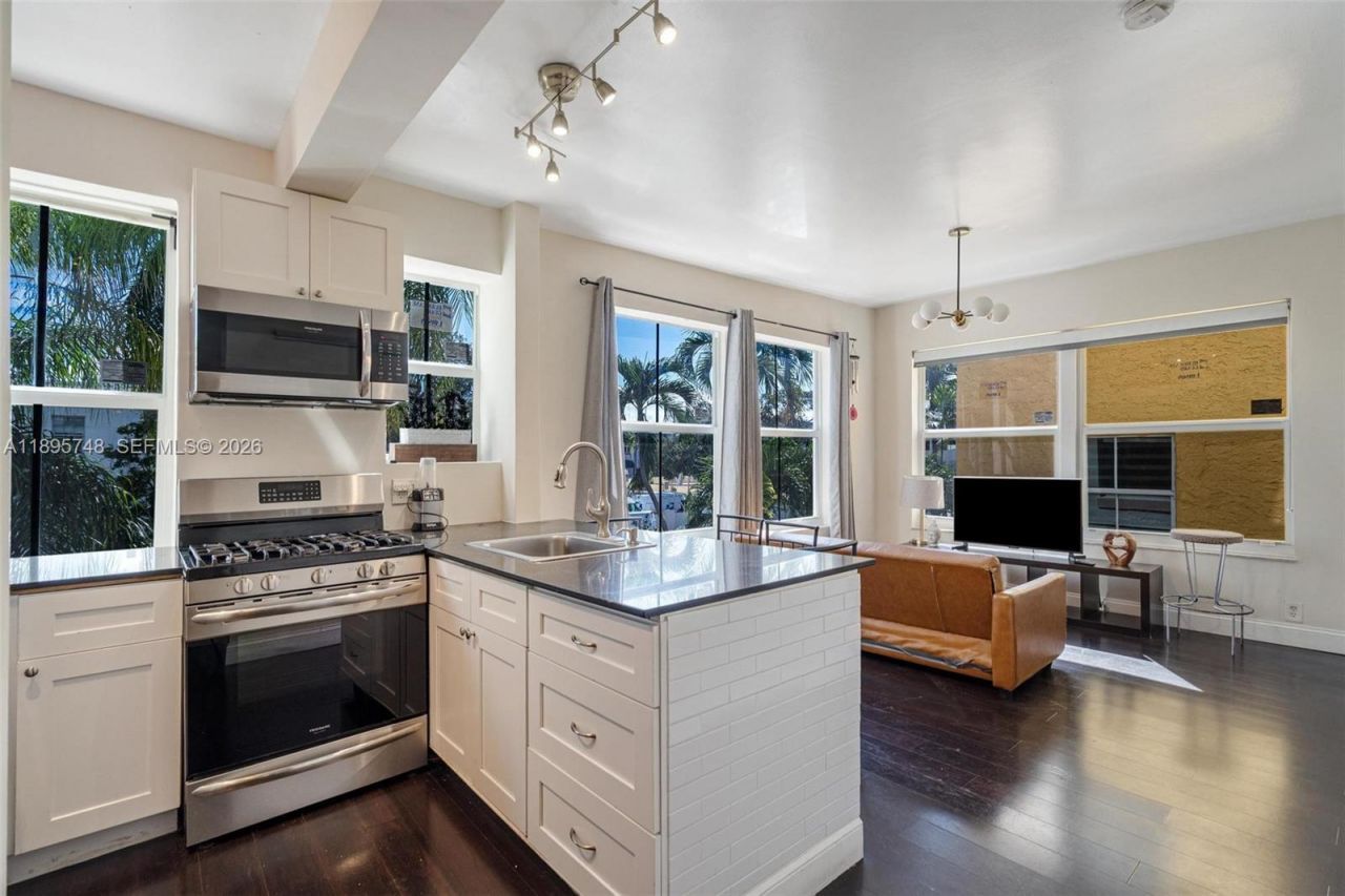 1320 Drexel Ave, Unit 200, Miami Beach, FL 33139 Photo