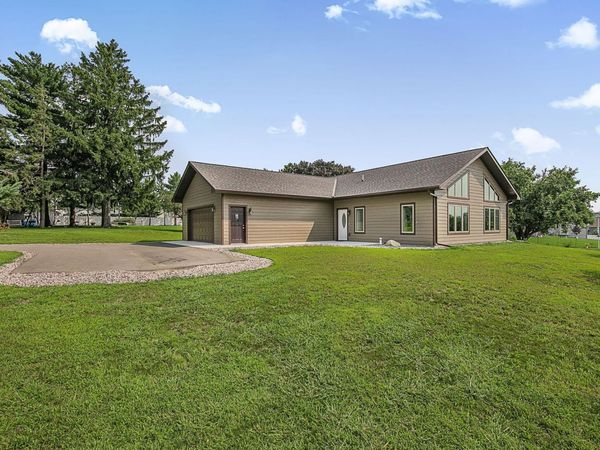 1000 10th Avenue NE, Sauk Rapids, MN 56379