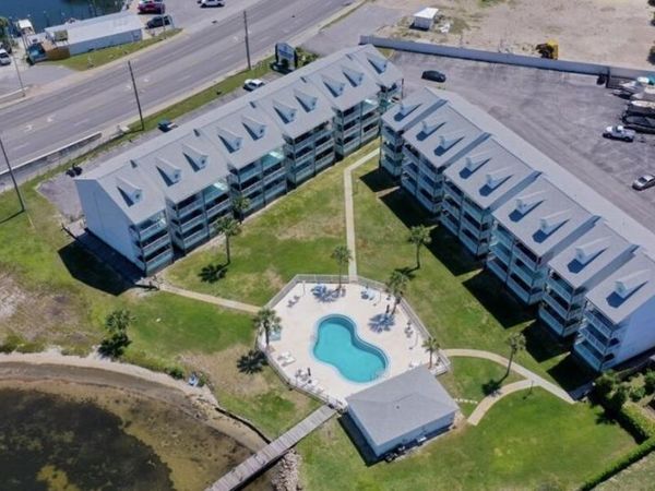 3600 Thomas Drive, Unit D302, Panama City, FL 32408