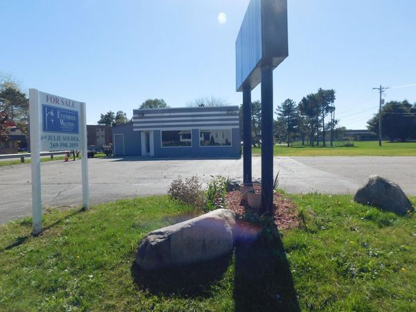 301 W Michigan Avenue, Paw Paw, MI 49079