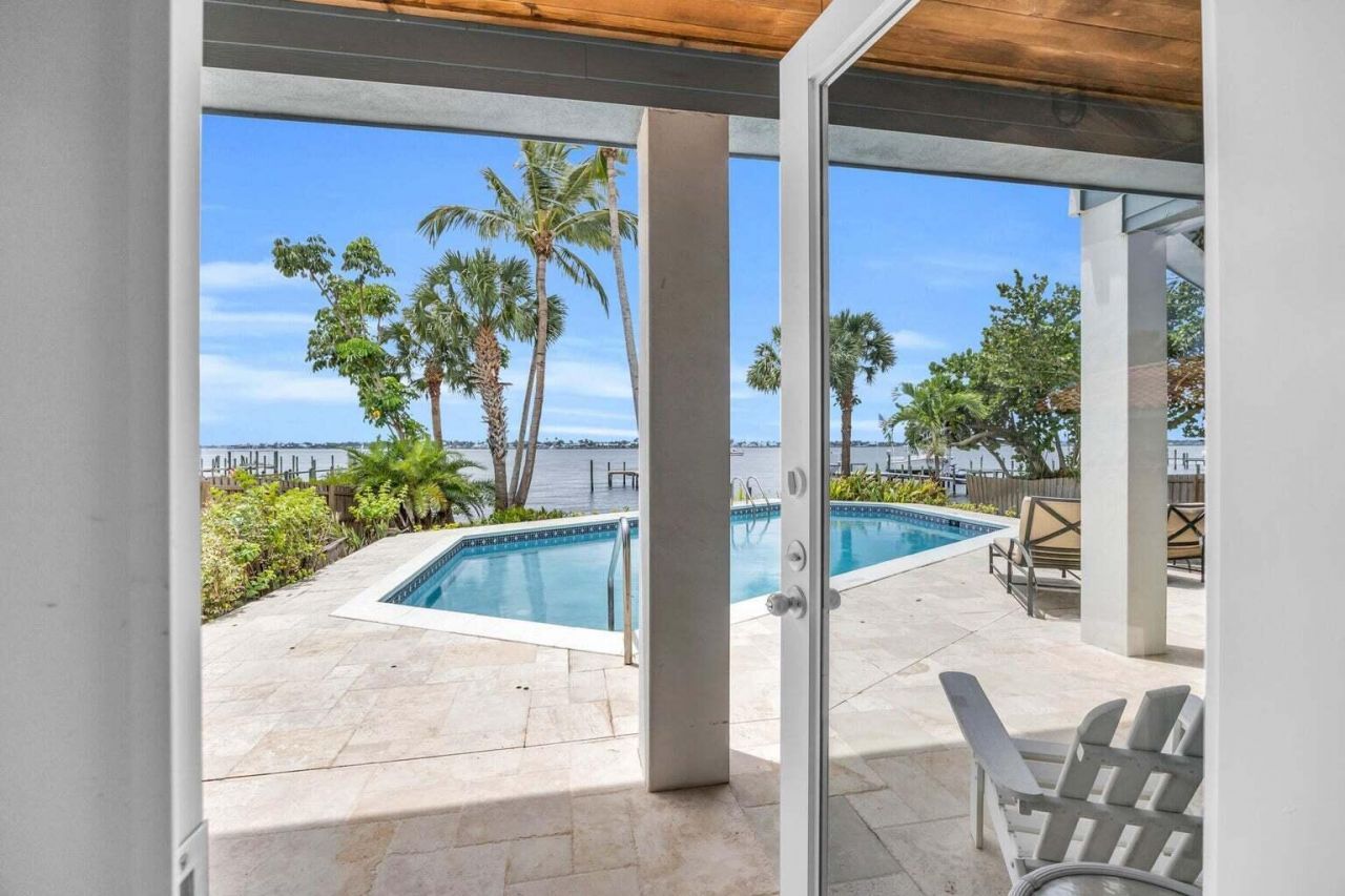 1009 NW Terrace Road, Stuart, FL 34994 Photo