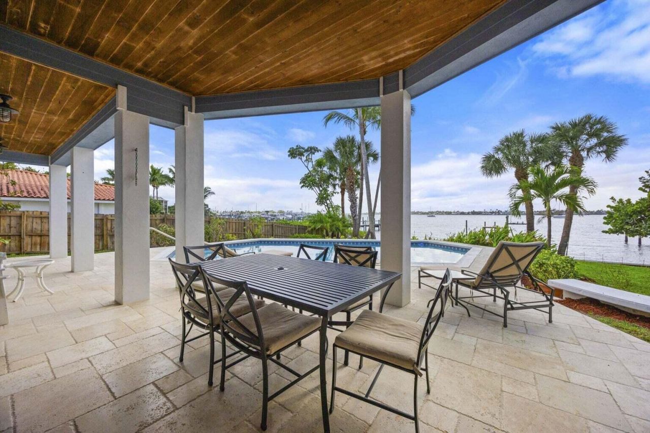 1009 NW Terrace Road, Stuart, FL 34994 Photo