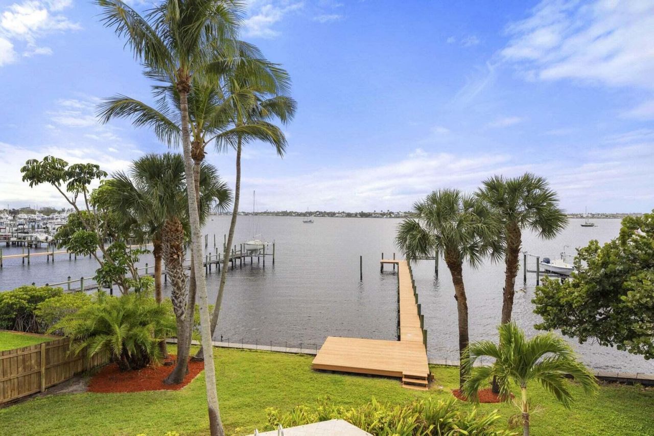 1009 NW Terrace Road, Stuart, FL 34994 Photo