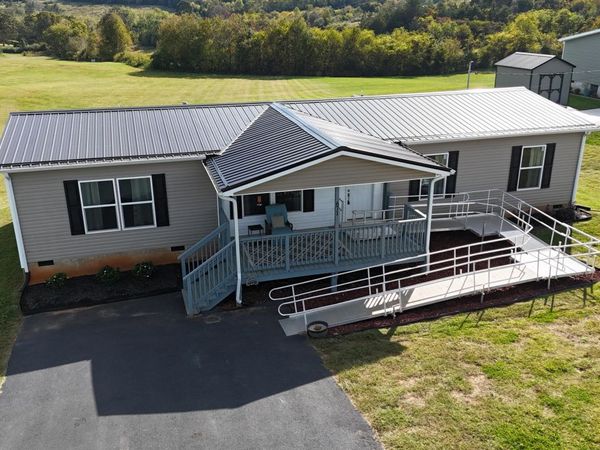 671 Towers Drive, Dandridge, TN 37725