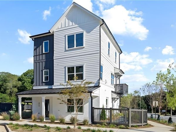 373 Kings Landing, Hapeville, GA 30354