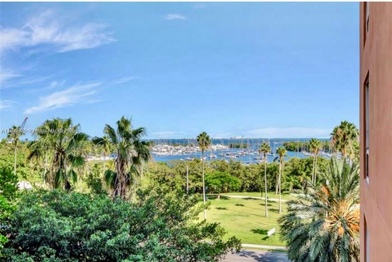 2951 S Bayshore Dr, Unit 603, Miami, FL 33133 Photo