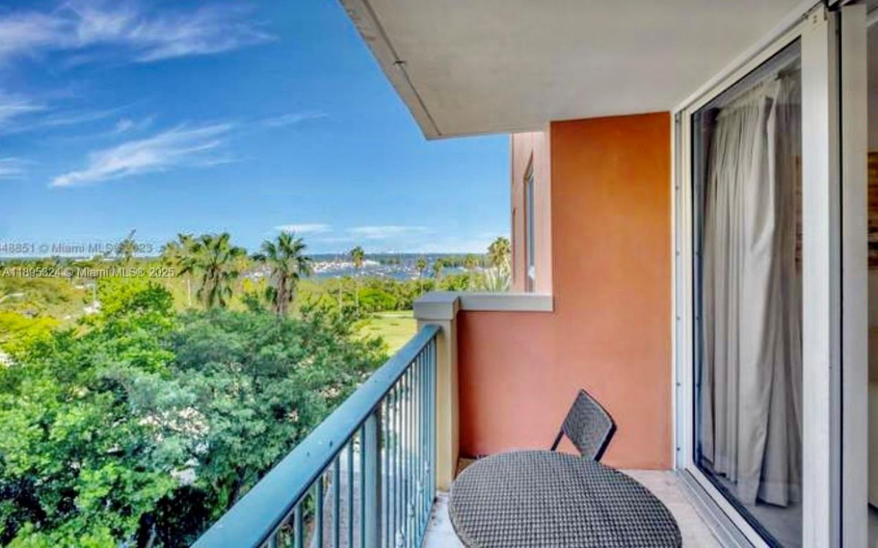 2951 S Bayshore Dr, Unit 603, Miami, FL 33133 Photo