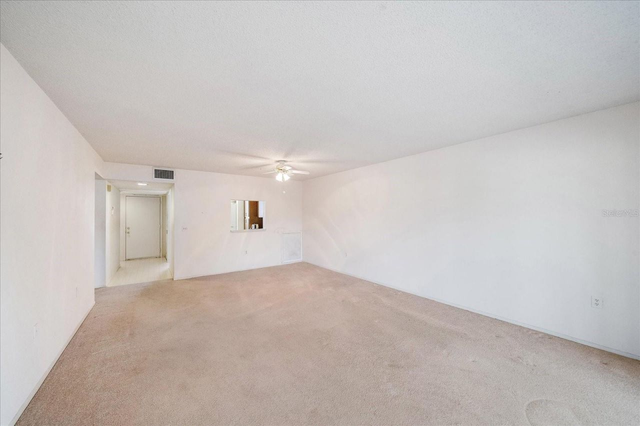 182 Pineneedle Drive, Bradenton, FL 34210 Photo