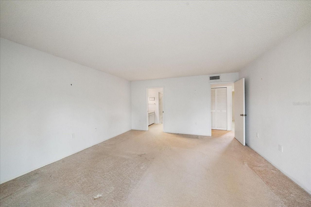 182 Pineneedle Drive, Bradenton, FL 34210 Photo