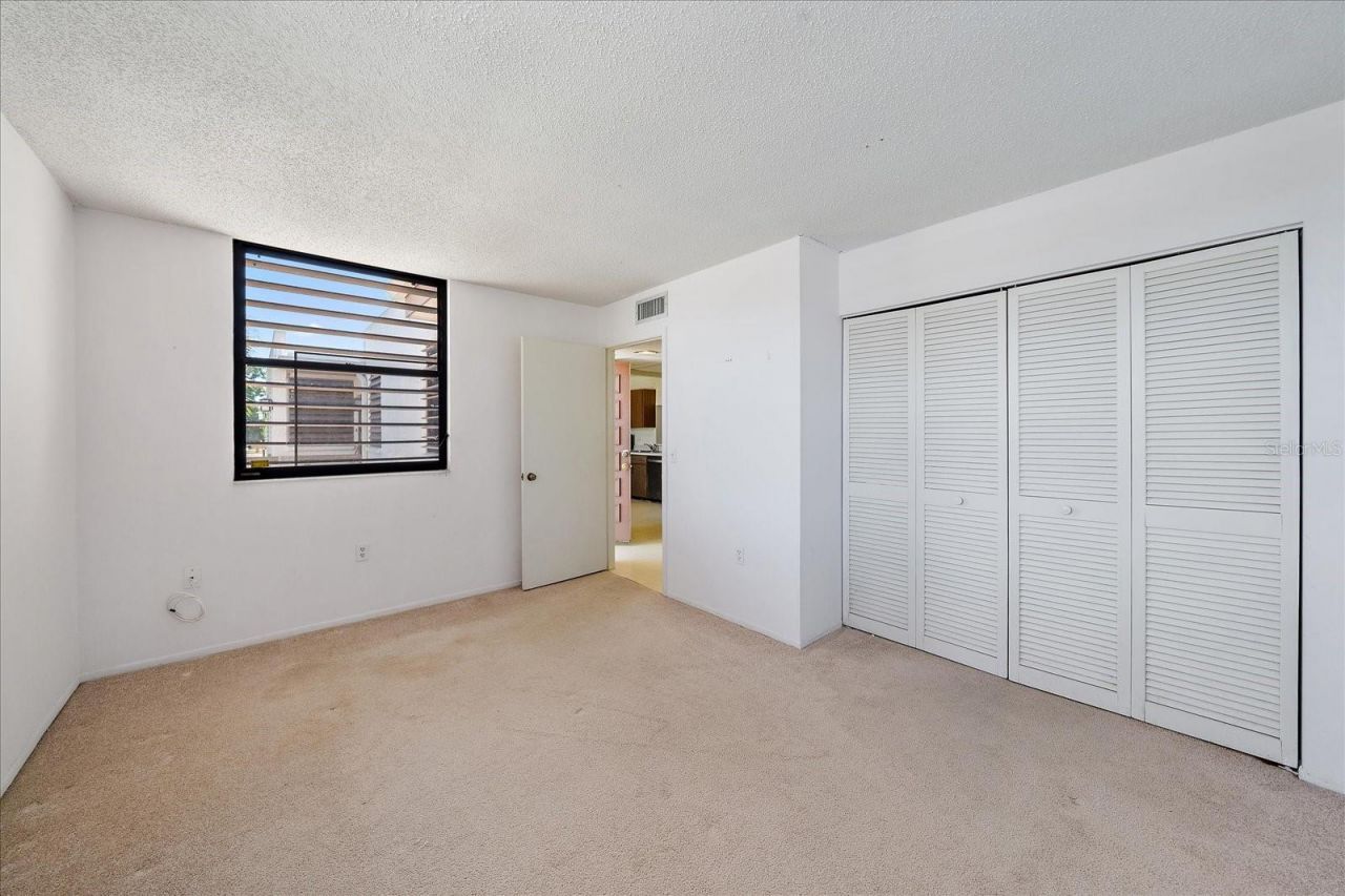 182 Pineneedle Drive, Bradenton, FL 34210 Photo