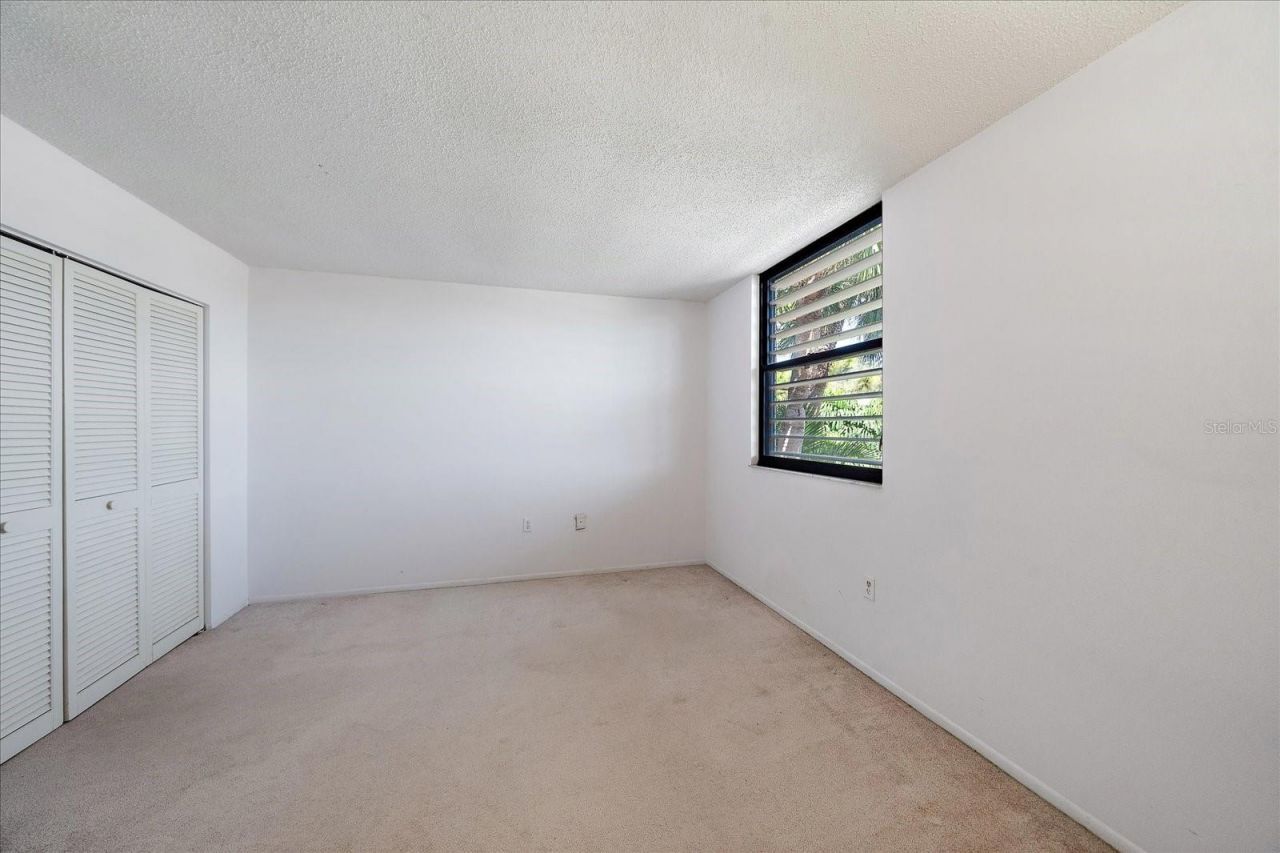 182 Pineneedle Drive, Bradenton, FL 34210 Photo