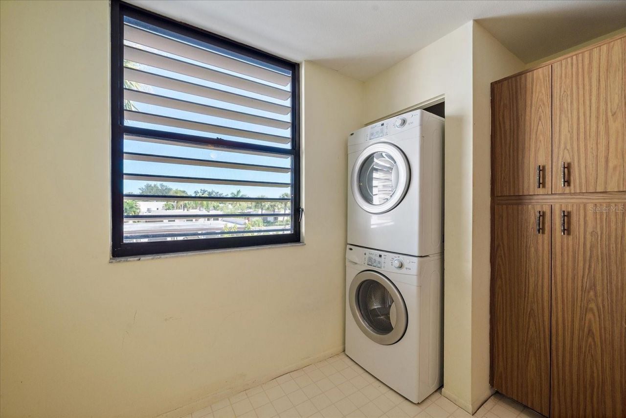 182 Pineneedle Drive, Bradenton, FL 34210 Photo