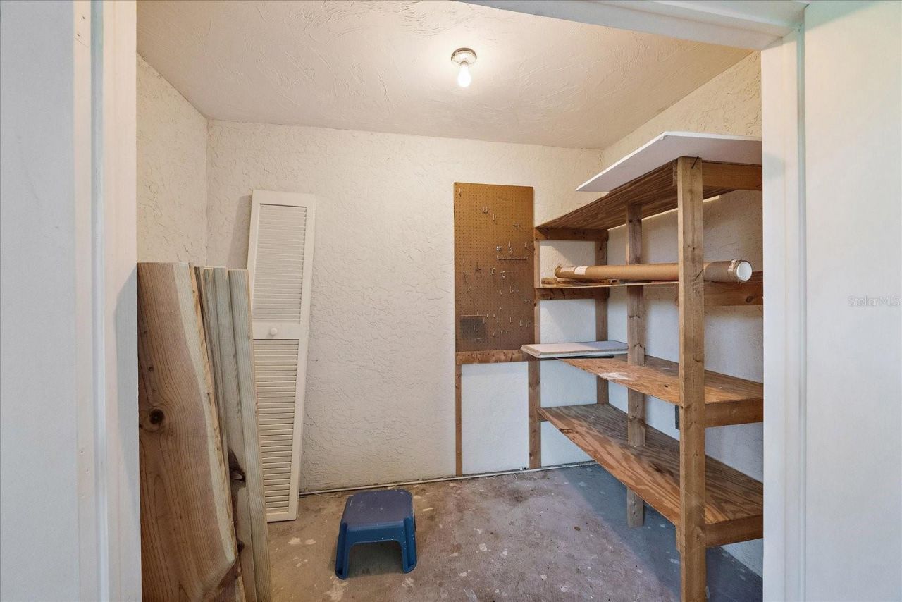 182 Pineneedle Drive, Bradenton, FL 34210 Photo