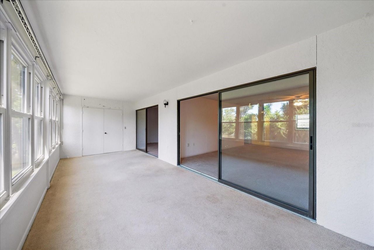 182 Pineneedle Drive, Bradenton, FL 34210 Photo