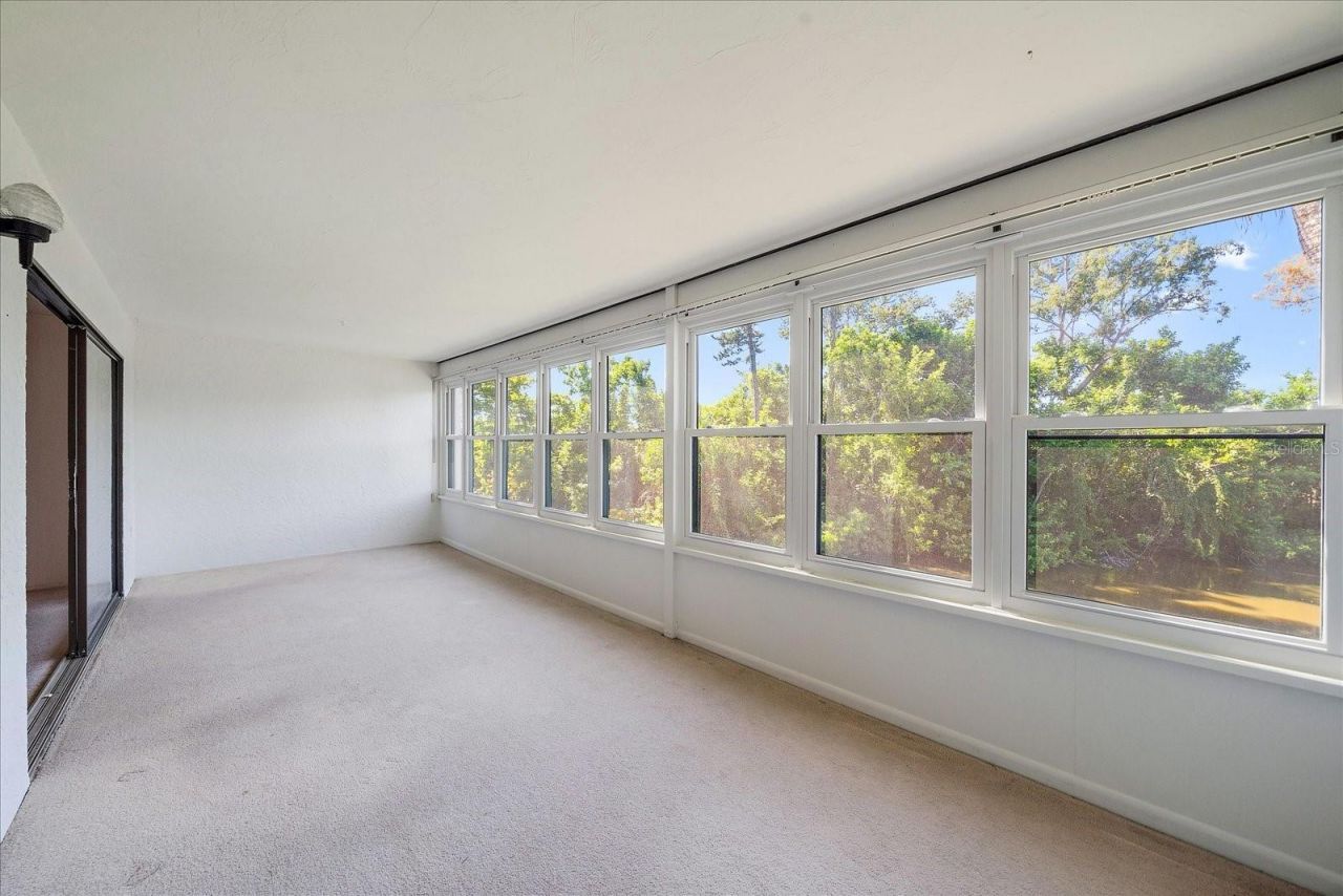 182 Pineneedle Drive, Bradenton, FL 34210 Photo