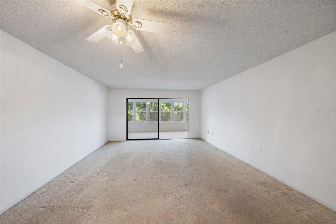 182 Pineneedle Drive, Bradenton, FL 34210 Photo