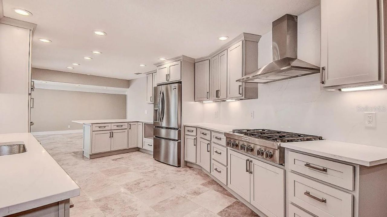 1998 Kansas Avenue Ne, Saint Petersburg, FL 33703 Photo