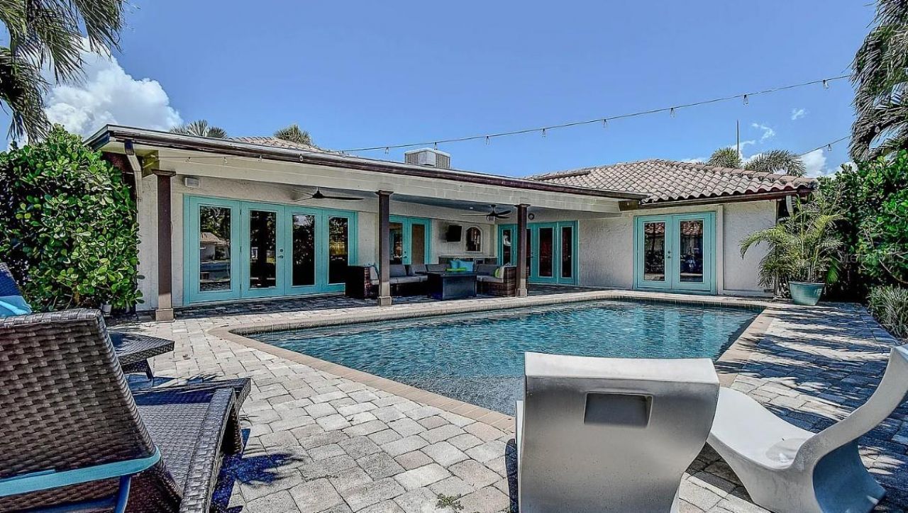 1998 Kansas Avenue Ne, Saint Petersburg, FL 33703 Photo