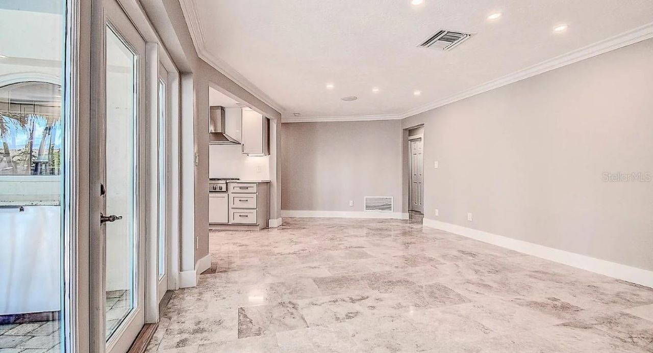 1998 Kansas Avenue Ne, Saint Petersburg, FL 33703 Photo